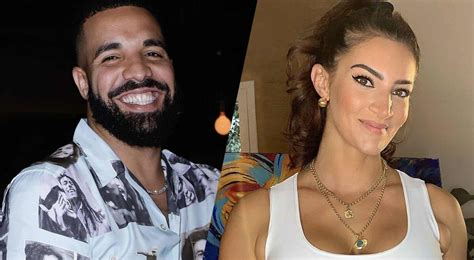 Drakes Baby Mama Sophie Brussaux Sizzles In Pink Bikini While。